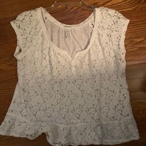 White XL lace tee shirt sleeve
